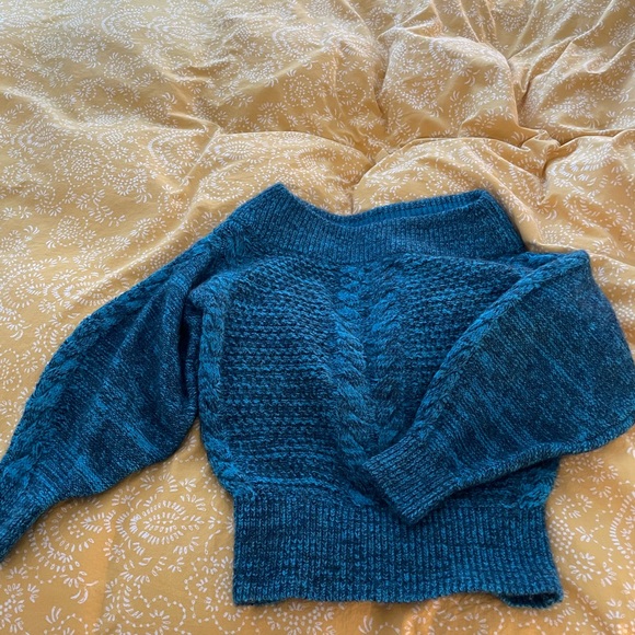 Knit sweater - Picture 1 of 3